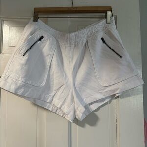 Aerie white boardwalk shorts large